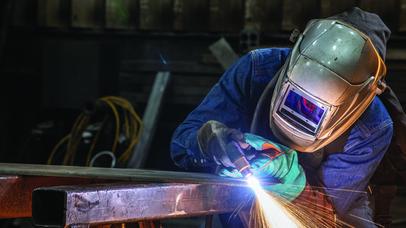 Handheld plasma cutter