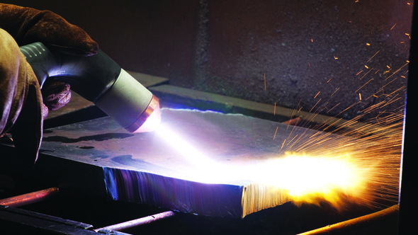 Handheld plasma cutter