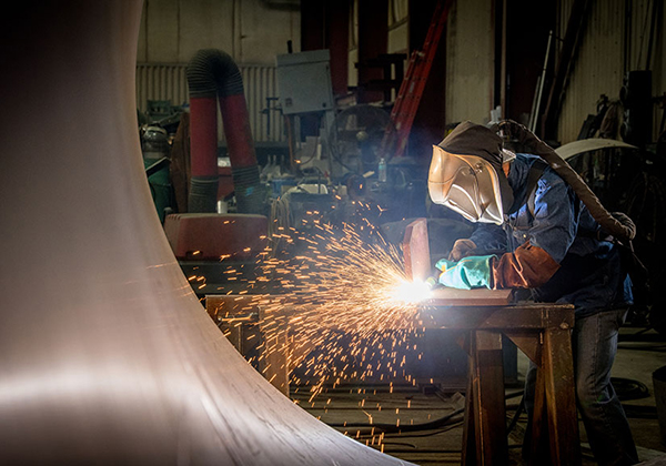 Portable plasma cutter